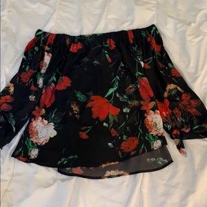Off the shoulder flowy Express top